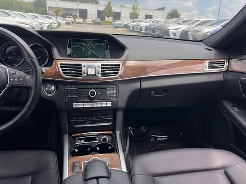 Used 2016 Mercedes-Benz E 350 Sedan w/ Keyless Go Package image 14
