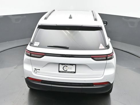 New 2025 Jeep Grand Cherokee Altitude image 42