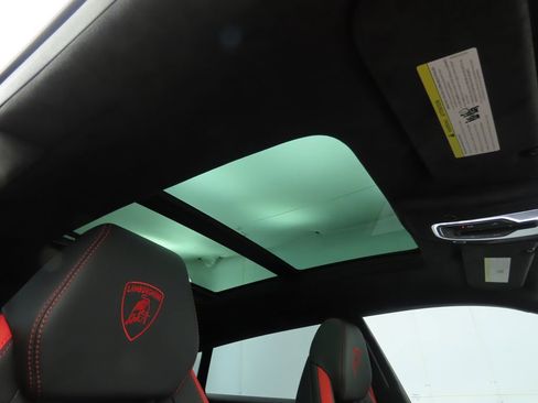 Used 2024 Lamborghini Urus S image 17