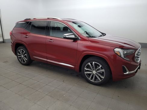 Used 2020 GMC Terrain Denali w/ Denali Premium Package FWD image 11