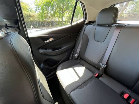 Used 2025 Buick Encore GX Preferred FWD image 33