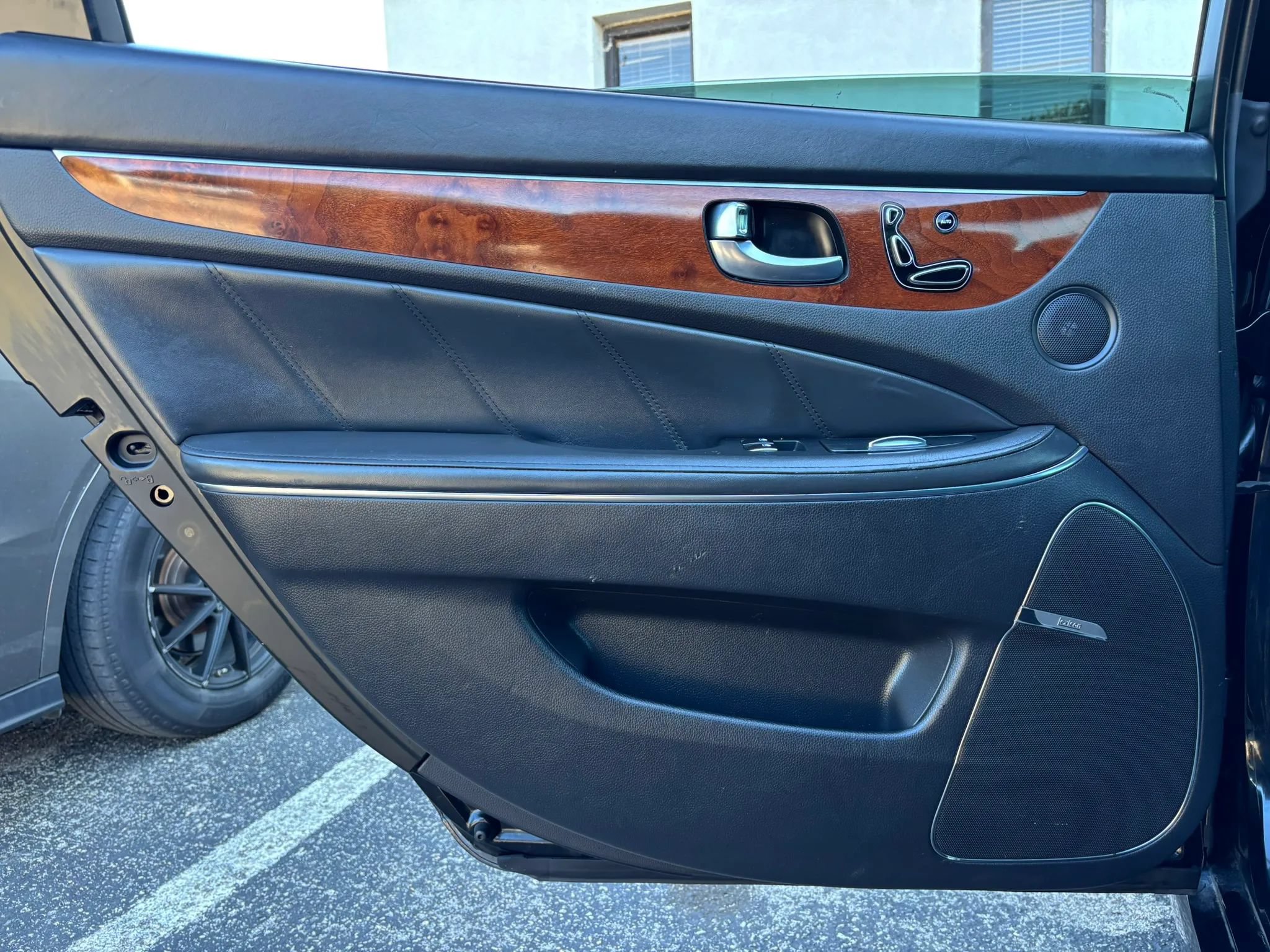 Used 2014 Hyundai Equus Signature RWD image 64
