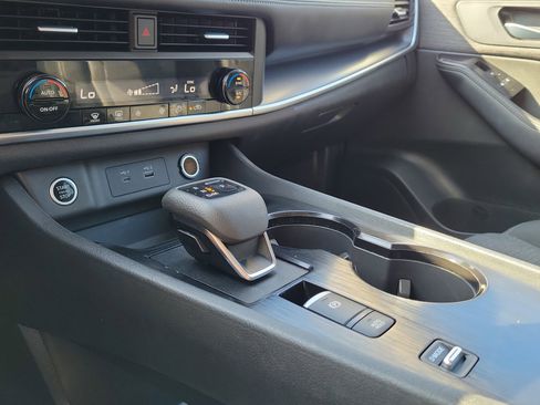 Certified 2023 Nissan Rogue SV FWD image 26