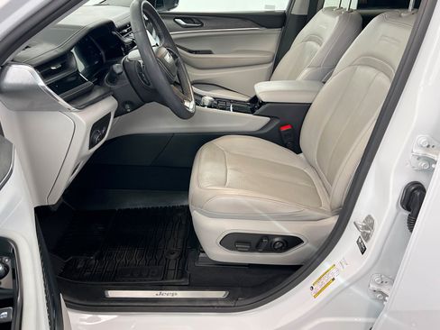 Used 2023 Jeep Grand Cherokee L Overland w/ MOPAR Finishing Package AWD/4WD image 18