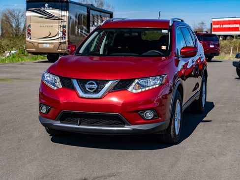 Used 2016 Nissan Rogue SV image 4