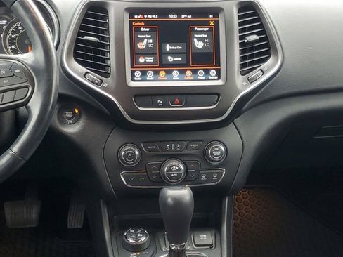 Used 2020 Jeep Cherokee Trailhawk w/ Cold Weather Group image 30