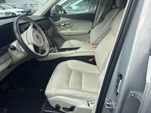 Used 2024 Volvo XC90 B5 Plus w/ Protection Package Premier image 4