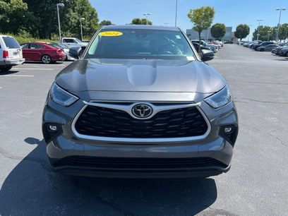 Used 2024 Toyota Highlander LE