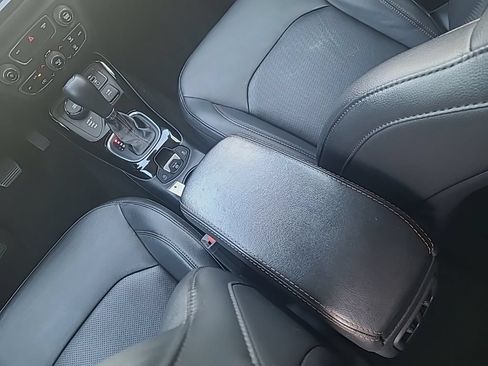 Used 2019 Jeep Compass Limited AWD/4WD image 16