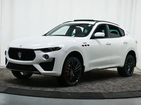 Used 2022 Maserati Levante Trofeo image 1
