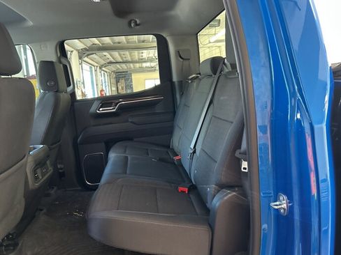 Used 2023 Chevrolet Silverado 1500 LT Trail Boss AWD/4WD image 7