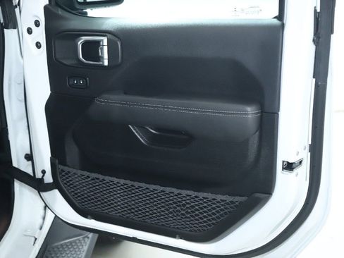 Used 2023 Jeep Wrangler Sahara w/ Cold Weather Group image 33