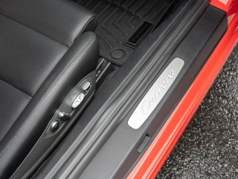 Used 2018 Porsche 911 Carrera RWD image 25