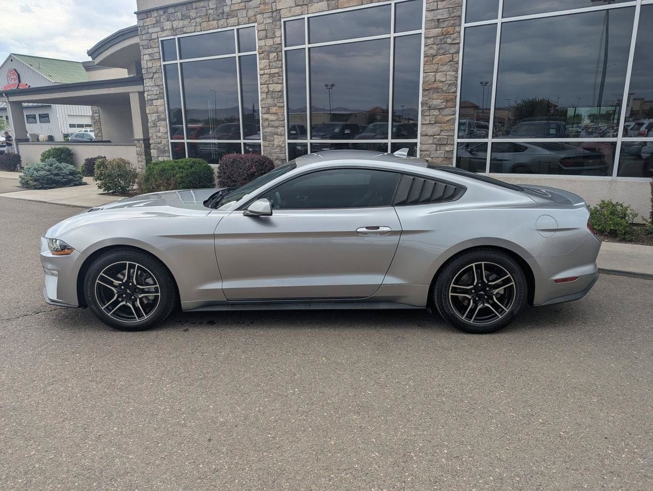 Used 2021 Ford Mustang Premium RWD image 2