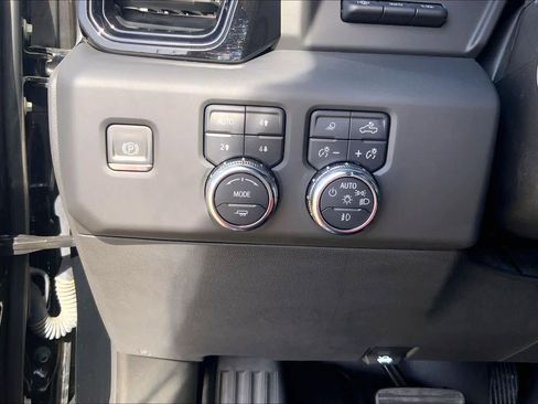 Certified 2023 GMC Sierra 1500 AT4 w/ Technology Package image 33