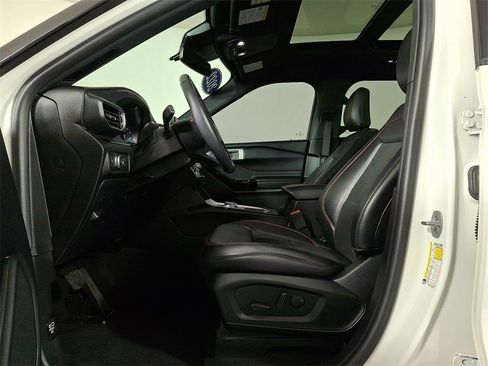 Used 2022 Ford Explorer ST-Line w/ Class IV Trailer Tow Package image 16