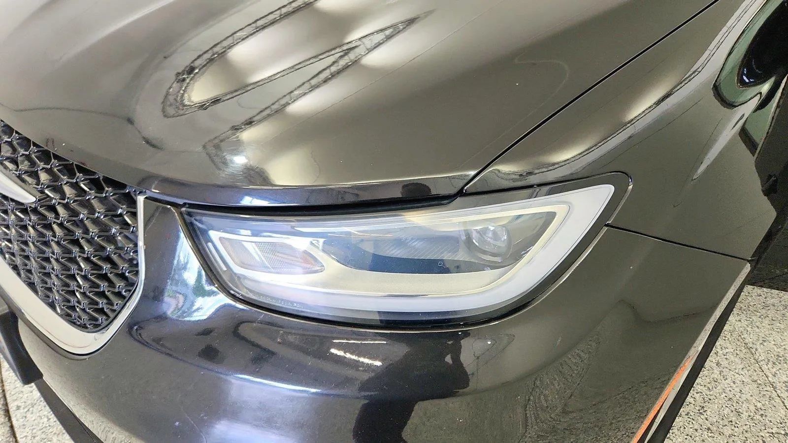 Used 2023 Chrysler Pacifica Touring-L FWD image 33