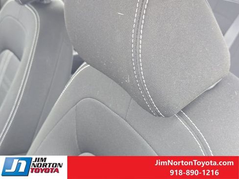 Used 2025 Hyundai Venue SEL FWD image 15