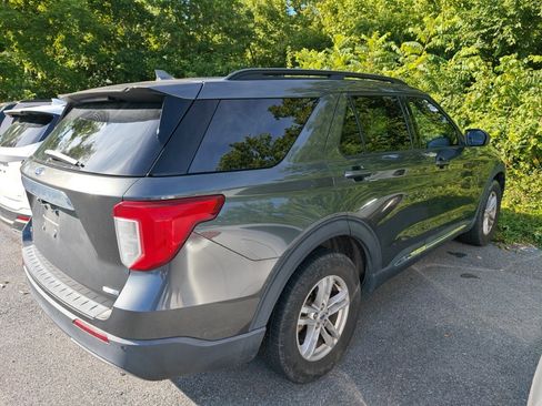 Used 2020 Ford Explorer XLT w/ Equipment Group 202A AWD/4WD image 4