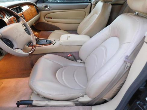 Used 2002 Jaguar XK8 Convertible image 16