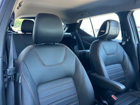Used 2019 Nissan Kicks SR w/ SR Premium Package FWD image 16