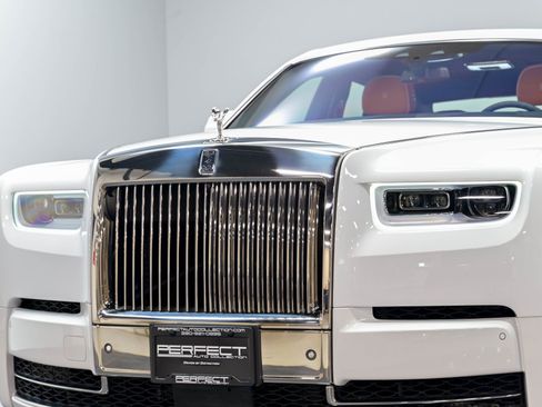 Used 2022 Rolls-Royce Phantom Sedan w/ The Phantom Package RWD image 98