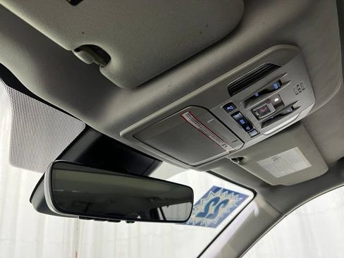 Used 2022 Toyota Highlander XLE AWD/4WD image 24