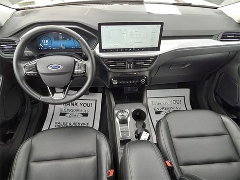 Used 2023 Ford Escape Platinum image 16