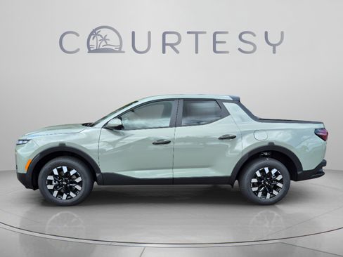 New 2027 Hyundai Santa Cruz SE FWD image 2