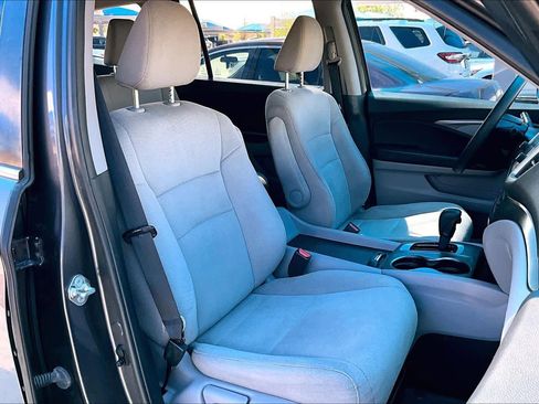 Used 2017 Honda Pilot LX image 9