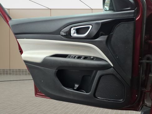 Used 2022 Jeep Compass Limited image 27