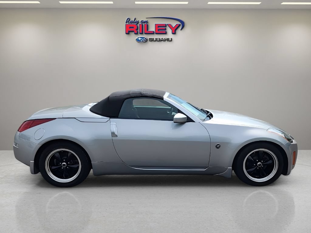 Used 2005 Nissan 350Z Enthusiast RWD image 11
