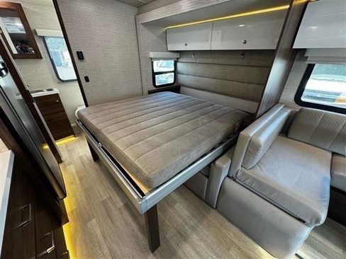 Used 2019 Mercedes-Benz Sprinter 170 image 23