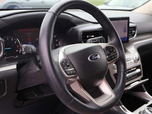 Used 2023 Ford Explorer XLT w/ Equipment Group 202A AWD/4WD image 23