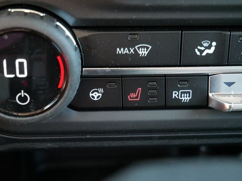 Used 2026 Ford Bronco Badlands AWD/4WD image 32