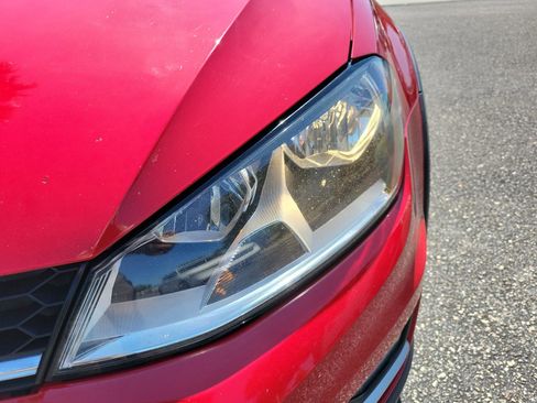 Used 2017 Volkswagen Golf Alltrack SE AWD/4WD image 11