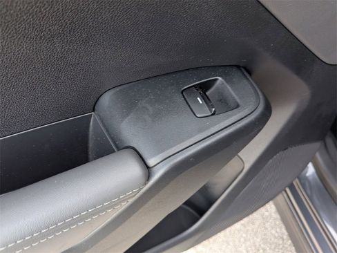 Used 2024 Subaru Crosstrek 2.0i Premium image 24