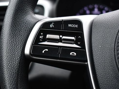 Used 2020 Kia Sorento LX image 36