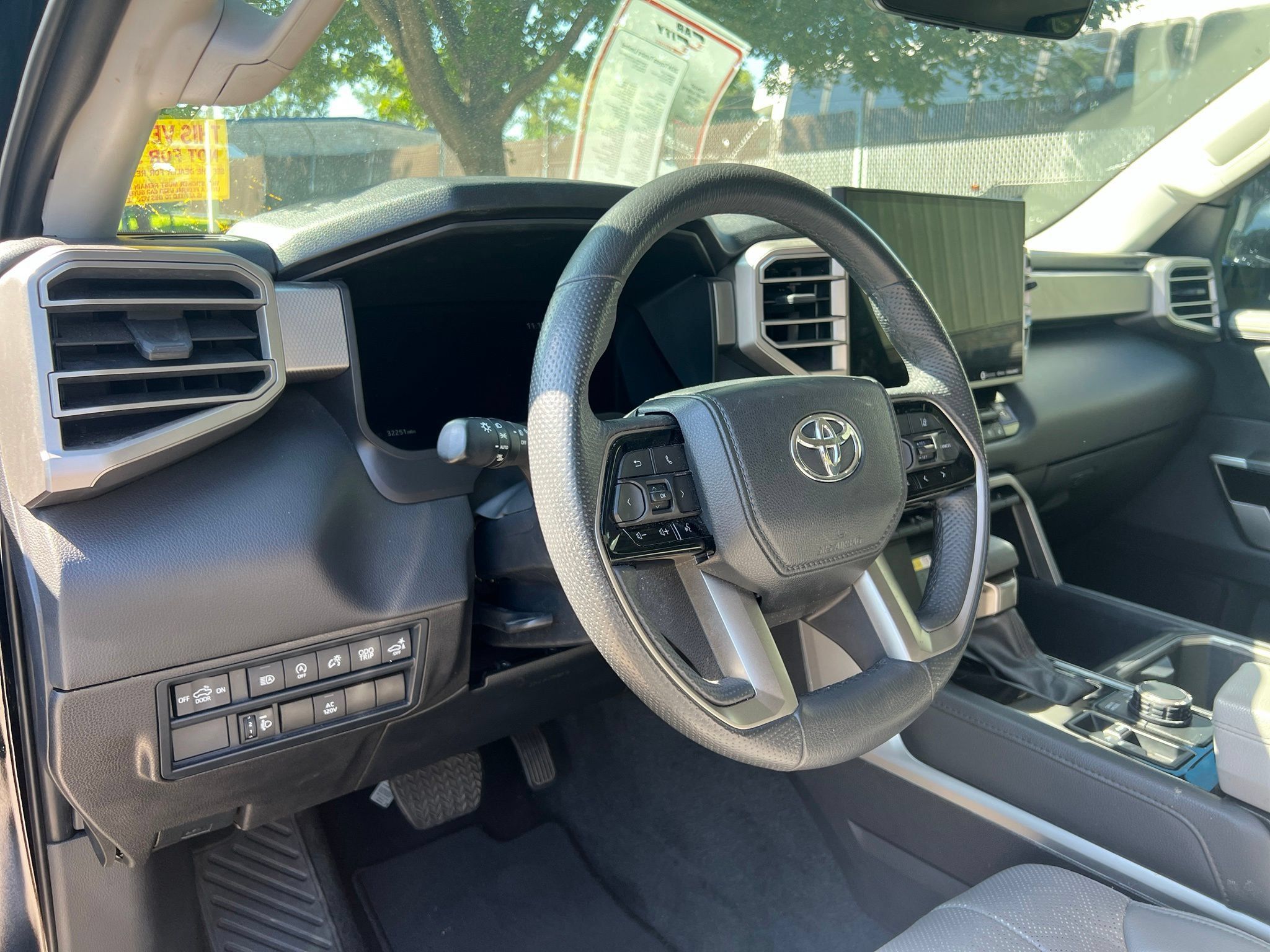 Used 2024 Toyota Tundra Limited w/ Power Package AWD/4WD image 11