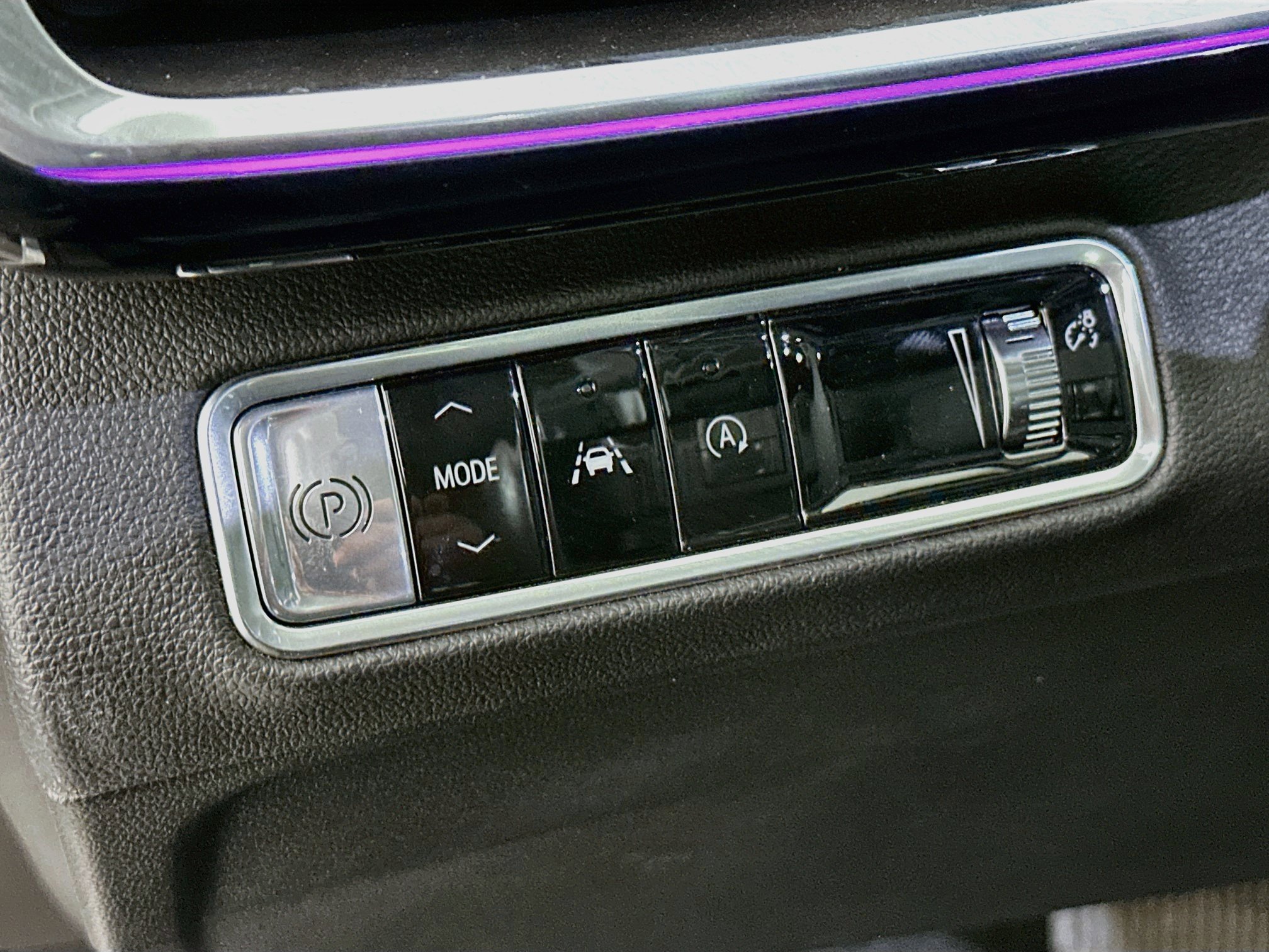Used 2024 Buick Envision Preferred AWD/4WD image 17