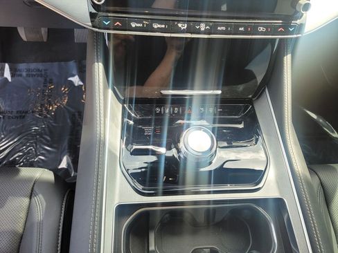 Used 2025 Jeep Wagoneer Series II image 22