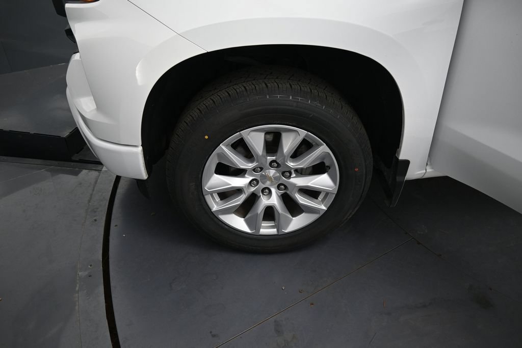 Used 2023 Chevrolet Silverado 1500 Custom AWD/4WD image 12