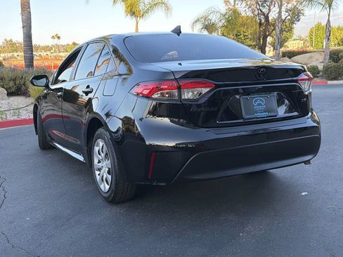Used 2025 Toyota Corolla LE FWD image 15