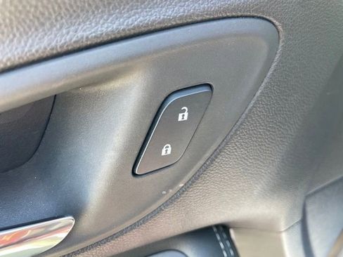Used 2023 Buick Encore GX Select w/ Sport Touring Package FWD image 11