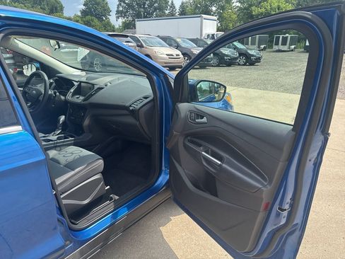 Used 2019 Ford Escape SE FWD image 23