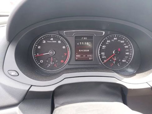 Used 2018 Audi Q3 2.0T Premium Plus w/ Premium Plus Package FWD image 4