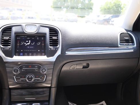 Used 2022 Chrysler 300 Touring L AWD/4WD image 24