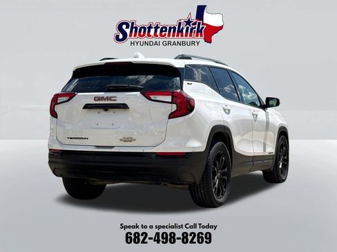 Used 2022 GMC Terrain SLT w/ Elevation Edition FWD image 6