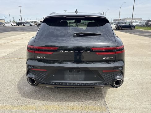 Used 2022 Genesis GV70 3.5T Sport w/ Sport Prestige Package AWD/4WD image 4