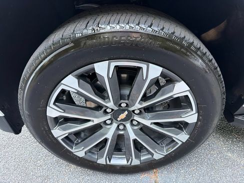 Used 2025 Chevrolet Tahoe High Country RWD image 11
